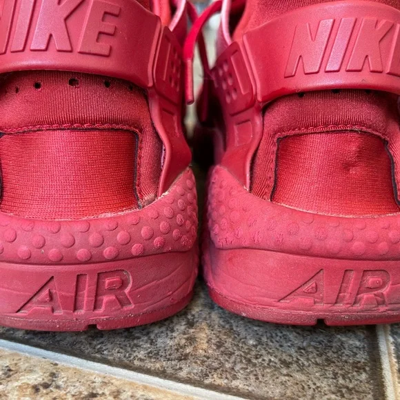 Nike Huarache- Red, Women’s Size 9.5 - Picture 3 of 8